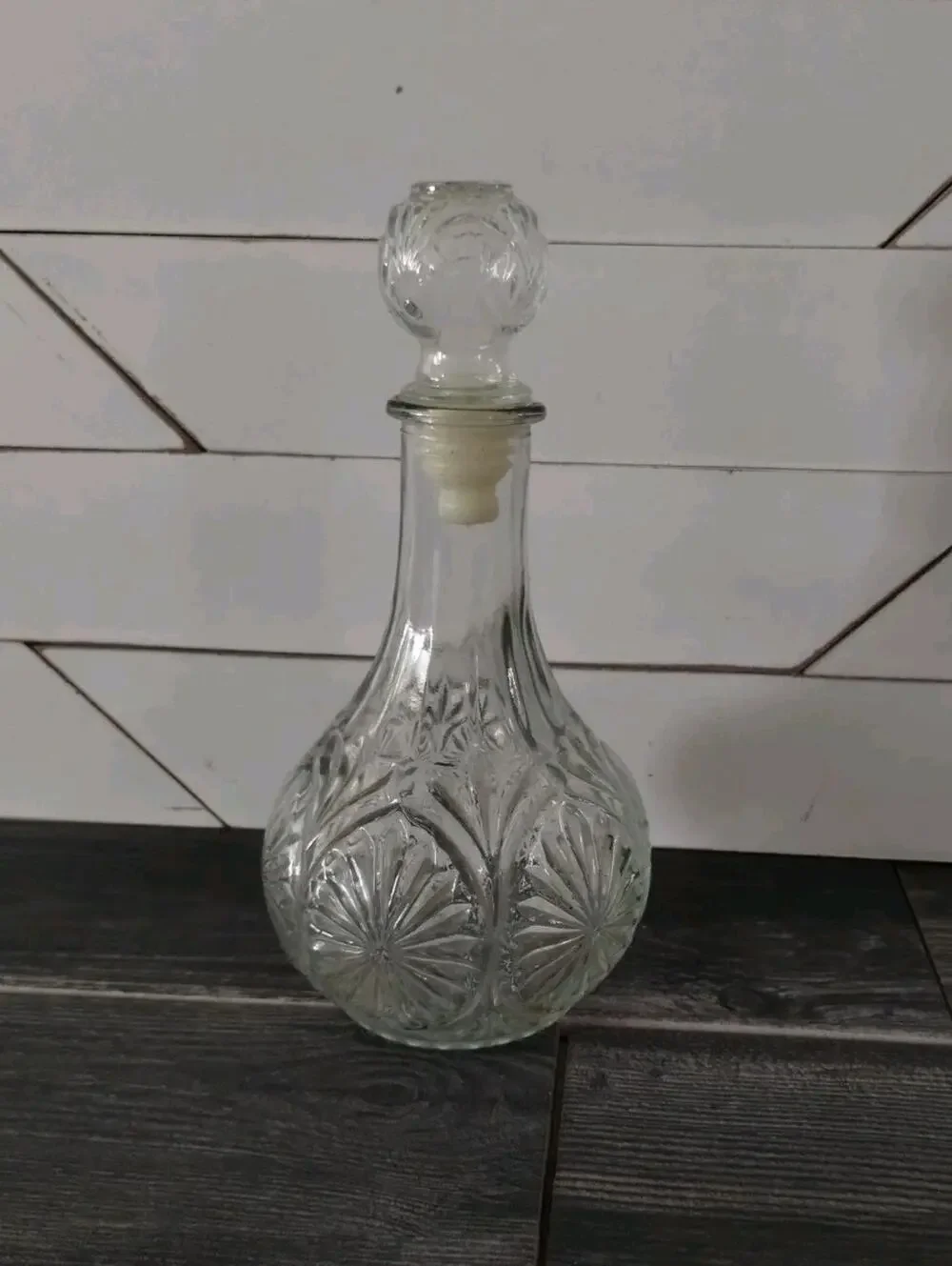 Clear Pressed Glass Decanter with Plastick Cork - Starburst